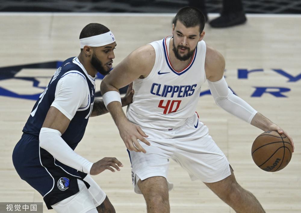 社交媒体上 社交媒体上