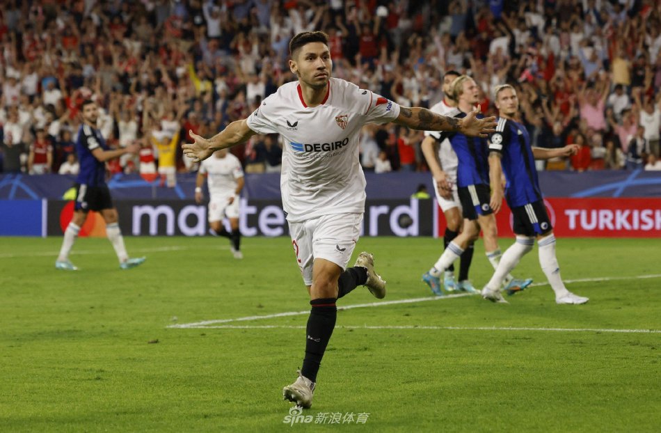 由于比赛曝 由于比赛曝