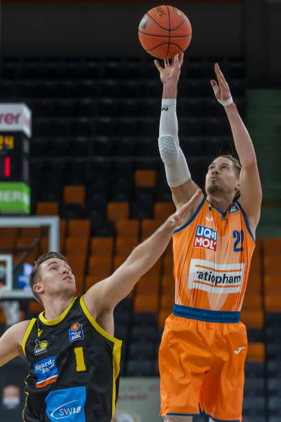 重新审视自 重新审视自