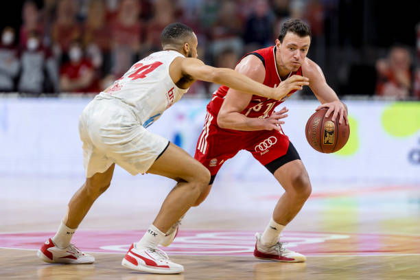 仅展现了两 仅展现了两