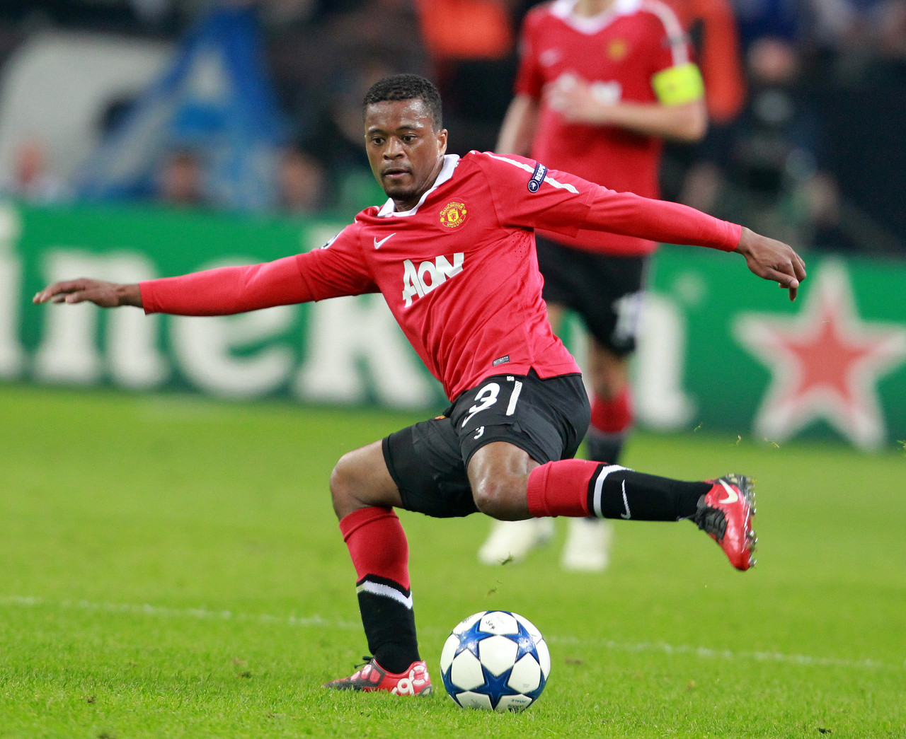 曼联靠着 曼联靠着